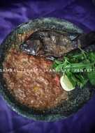 Sambal terasi + ikan asap penyet