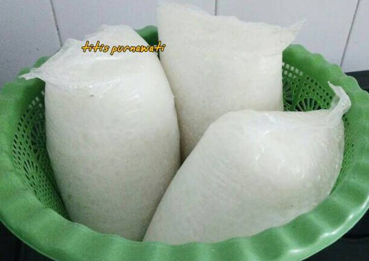 bahan dan cara membuat Lontong bungkus plastik