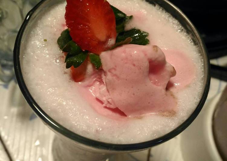 Resep Strawberry Smoothie with Fiber Creme #1 By fatimah9791