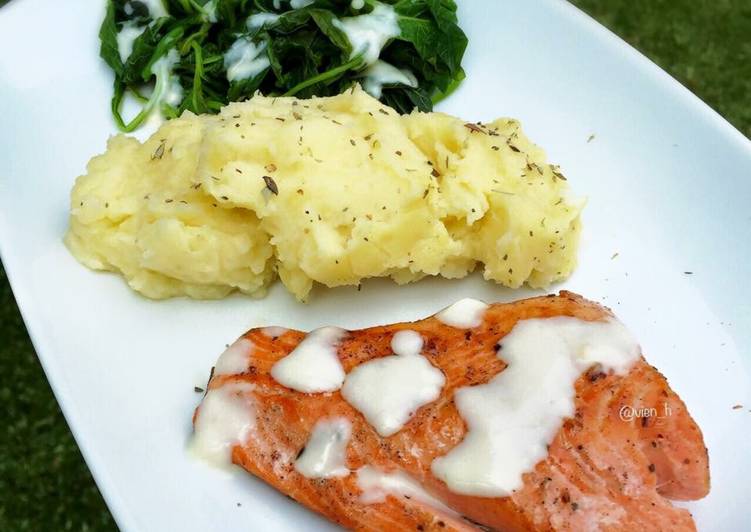 resep Salmon steak with cheese sauce