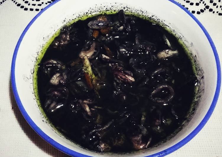 Resep Sotong Masak Hitam oleh Merie Prayatna Mazrial - Cookpad