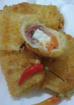 Risoles isian daging asap, wortel, jagung manis, telur dan mayon