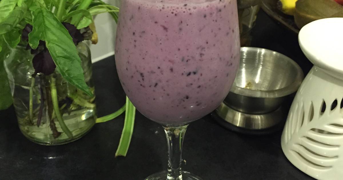 Resep Chia seed, blueberry & almond milk smoothie