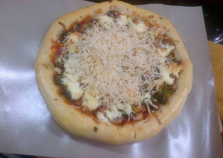 gambar untuk cara membuat Pizza sayuran empuk chesse lumer,iritt praktis ??????????