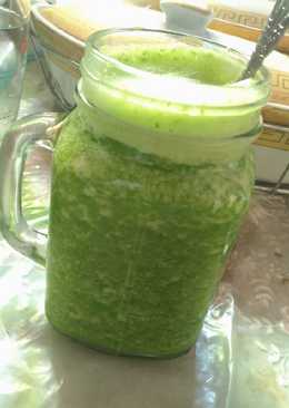 Juice broyamnas (brokoli, bayam, nanas)