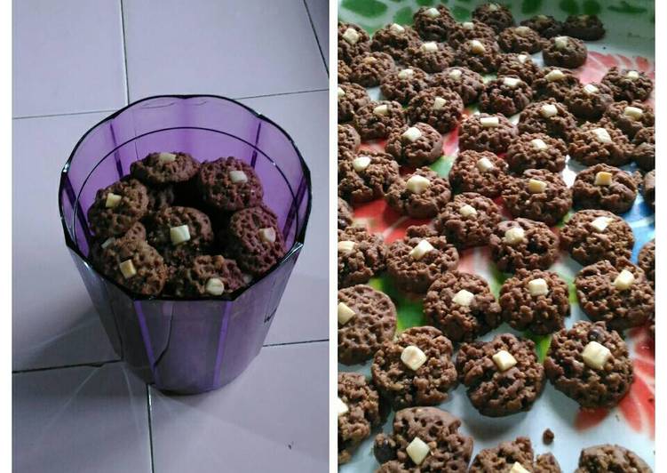 gambar untuk cara membuat Kue kering coklat kenari-kacang