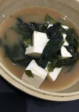 Simple and Healthy Miso Soup