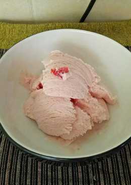 Strawberry Yogurt Ice Cream