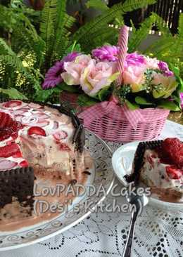 BANANA STRAWBERRY ICE CREAM CAKE
