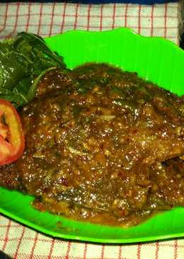 Ikan goreng saus taucho