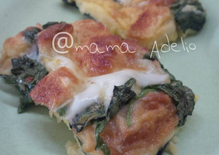 gambar untuk resep Spinach bread pudding (toddler snack) untuk Mpasi 1y+