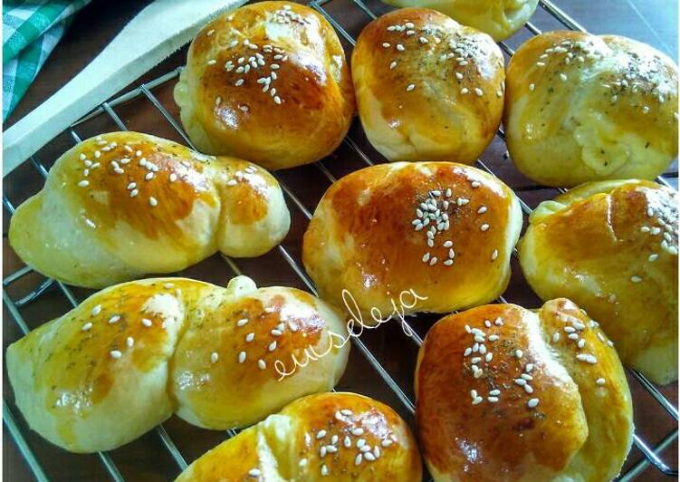 Resep Roti sosis+keju (killer soft bread) Karya euisdeja