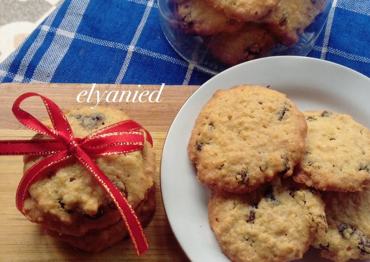 resep lengkap untuk Oatmeal cookies (cinnamon raisin)