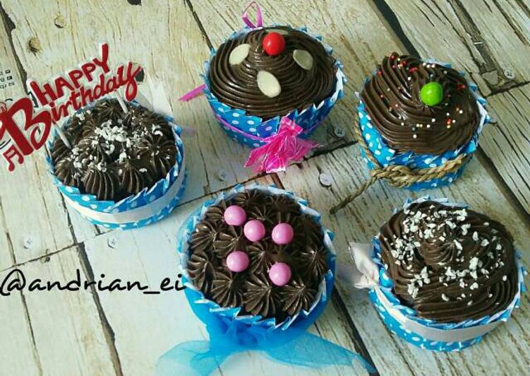 bahan dan cara membuat Cupcake Coklat Kukus