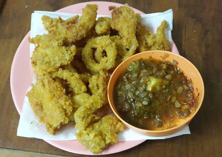 gambar untuk cara membuat Jamur Crispy & Onion Ring Sambal Tauco