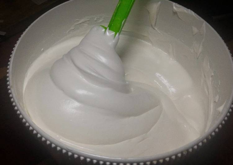 bahan dan cara membuat Butter cream super lembut, creammmyyyy+rich  banget. ala khalimah kitchen's