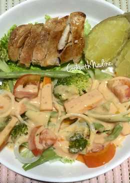 Chicken marinade with salad (for diet)