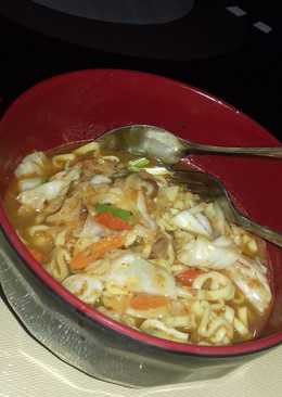 Mie telor kuah pedas