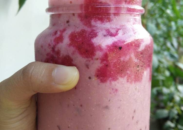 resep lengkap untuk Pretty in Pink Smoothies