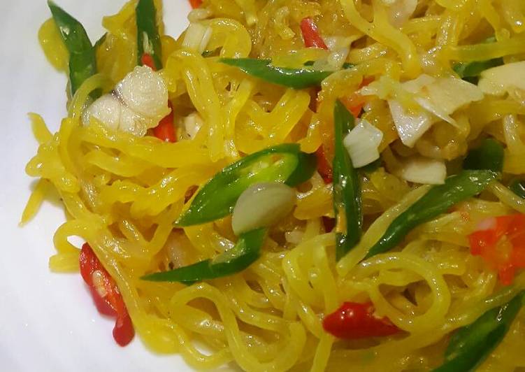 resep makanan Tumis Mie Kuning