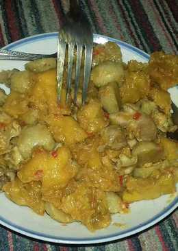 Seblak seuhah (tulang, bakso dan siomay)