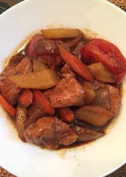 Semur kentang dan daging babi