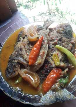 Pesmol ikan bawal bumbu kuning