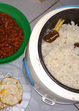 Nasi Uduk Orek Tempe Pedas Manis (ala anak kost)