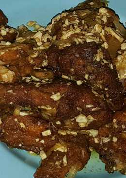 Fried chicken w/salty egg sauce