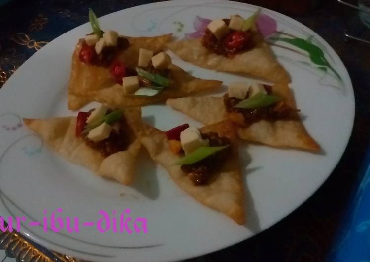 resep Keripik Pangsit Saus Daging