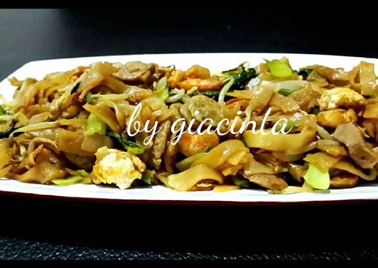 resep lengkap untuk Kwetiaw goreng baso sapi dan sayur