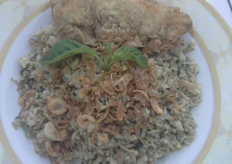  Resep  Nasi  goreng  bayam yummy  oleh Triana Afriani Cookpad