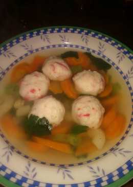 Sup bakso udang dan makaroni