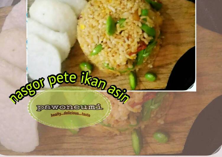 gambar untuk cara membuat Nasi goreng pete ikan Asin