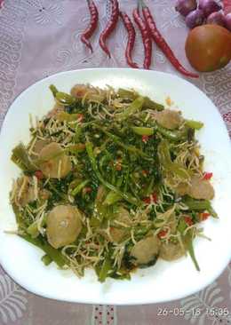 Tumis Kangkung Teri dan Baso