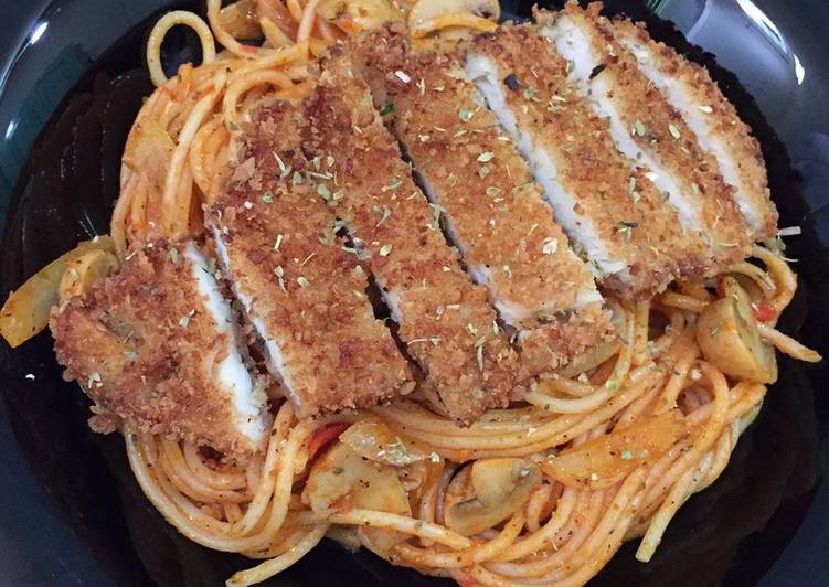 gambar untuk cara membuat Spaghetti Chicken Katsu, with homemade italian pasta sauce