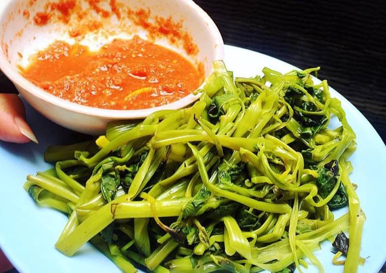 Resep Plecing Kangkung khas Lombok Karya ?? Aniie Dyah ?? [Ummu Alfatih]