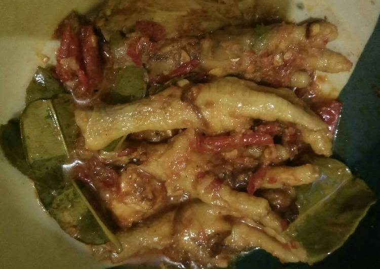 resep lengkap untuk Ceker Pedas Daun Jeruk