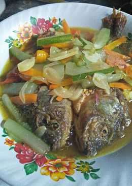 Ikan mujaer bumbu acar kuning