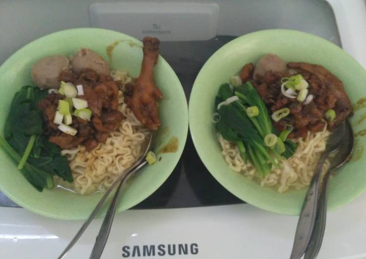 gambar untuk resep makanan Mie ayam ala abang gerobak ??