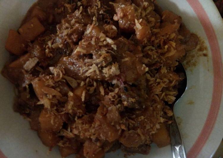 bahan dan cara membuat Semur kentang lidya