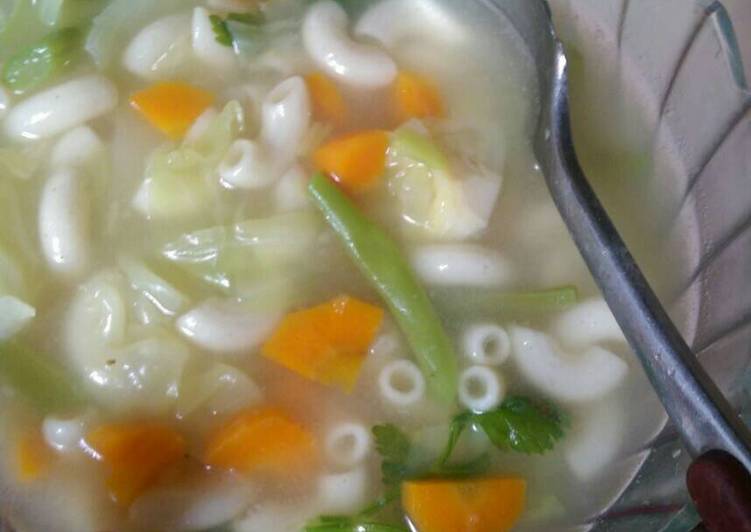 bahan dan cara membuat Sayur sop makaroni murah mudah