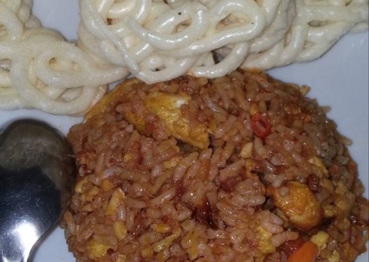  Resep  Nasi  goreng  beras  merah  pedas oleh Niania Rellyanti 