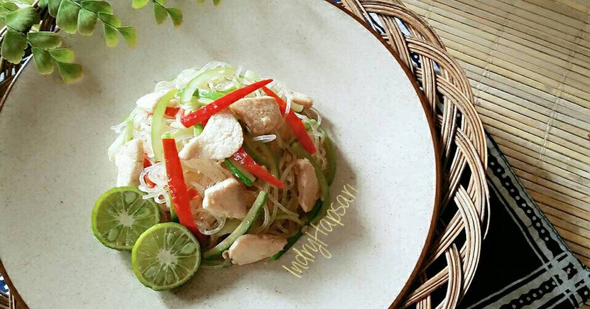 Resep Tumis SouMunYam (Soun Mentimun Ayam) ala Indry Hapsari