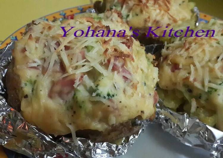 resep lengkap untuk Baked Potato with Broccoli & Cheese