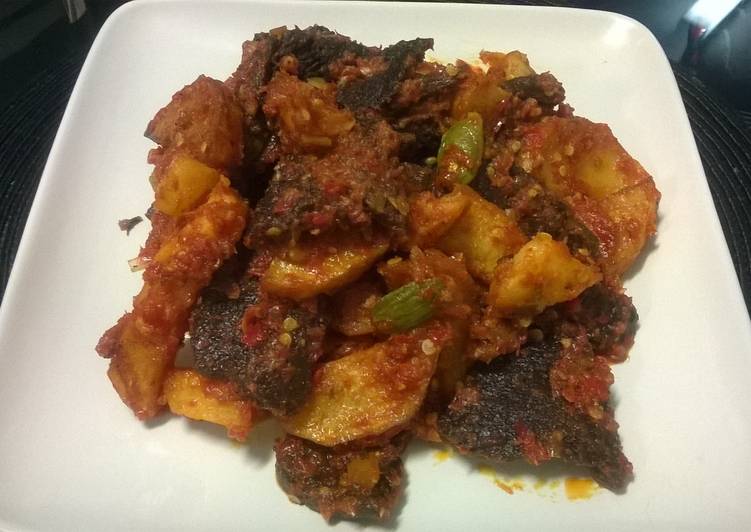 resep lengkap untuk Dendeng Balado kentang petai