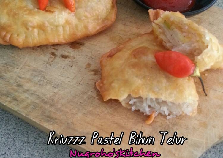 Resep Kriuzz Pastel isi Telur n Bihun Kiriman dari Nugroho's Kitchen