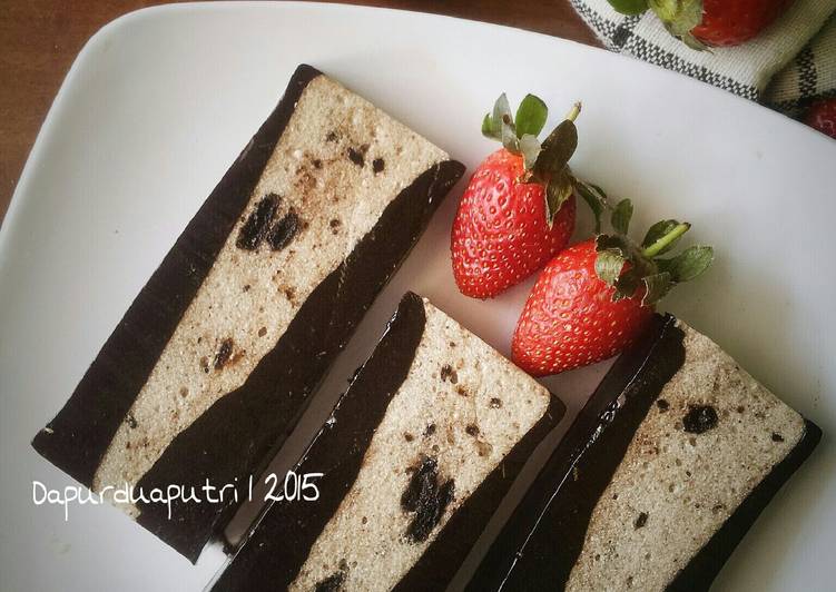 gambar untuk resep puding coklat lapis oreo