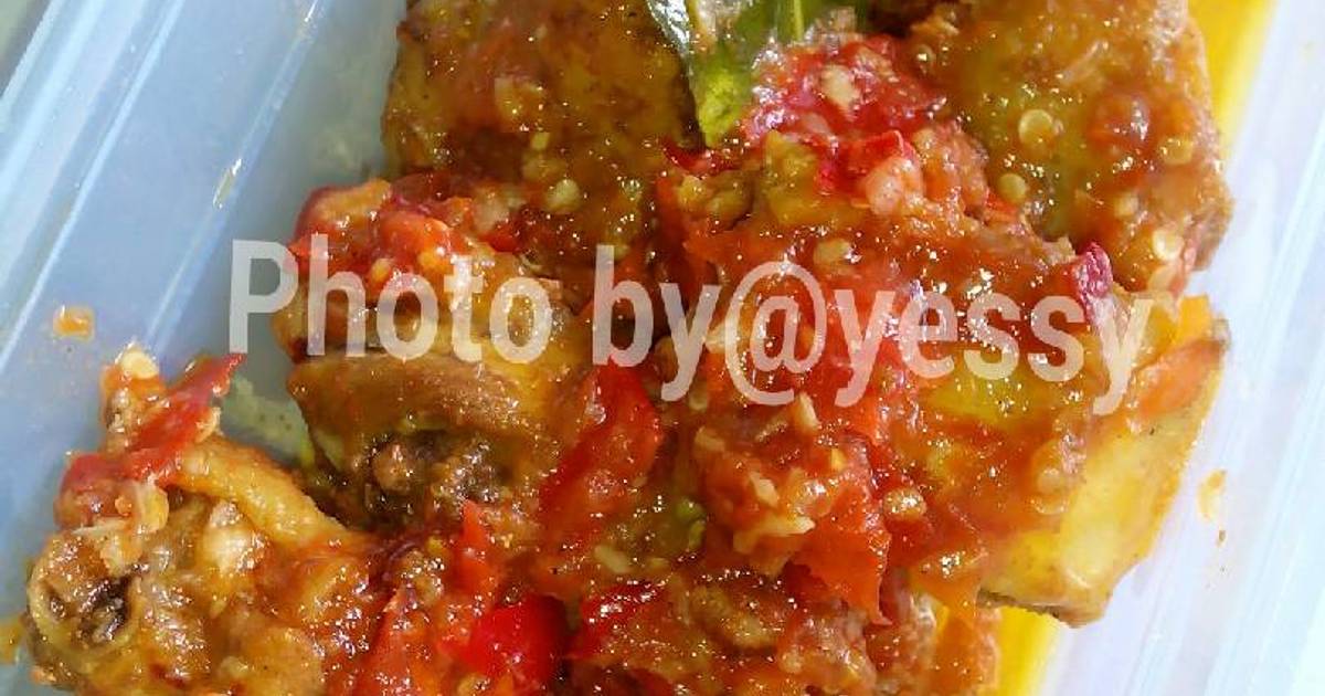 Resep Ayam goreng pedas tomat ala Yessy Soelistyodjati