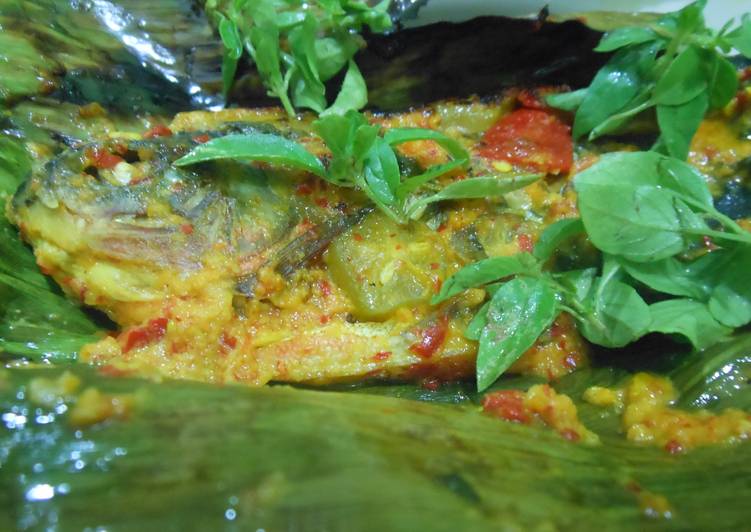  Resep Ikan Bawal Bakar Belimbing Wuluh oleh Ria Badria 